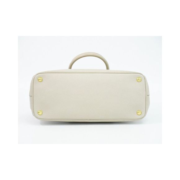 Pre Loved Prada  Saffiano - Picture 3 of 15